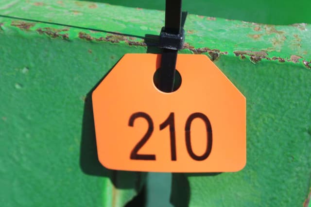 Image of John Deere 4440 equipment image 1