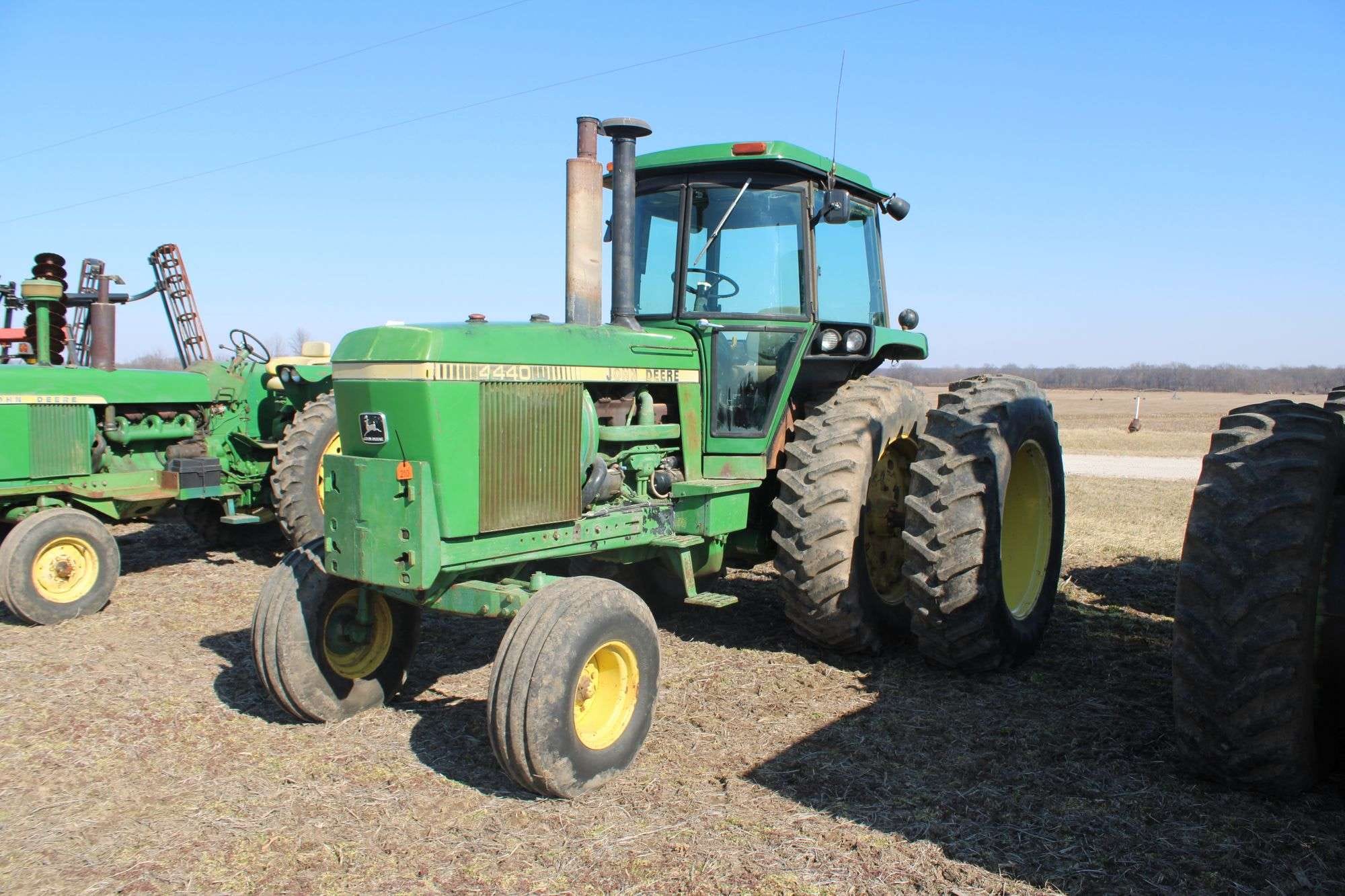 1981 John Deere 4440 Equipment Image0