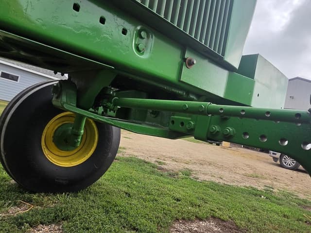 Image of John Deere 4440 equipment image 4