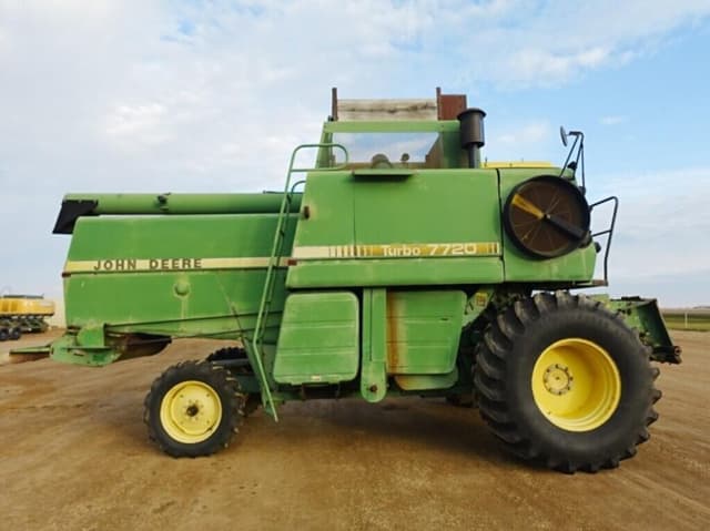 Image of John Deere 7720 equipment image 3