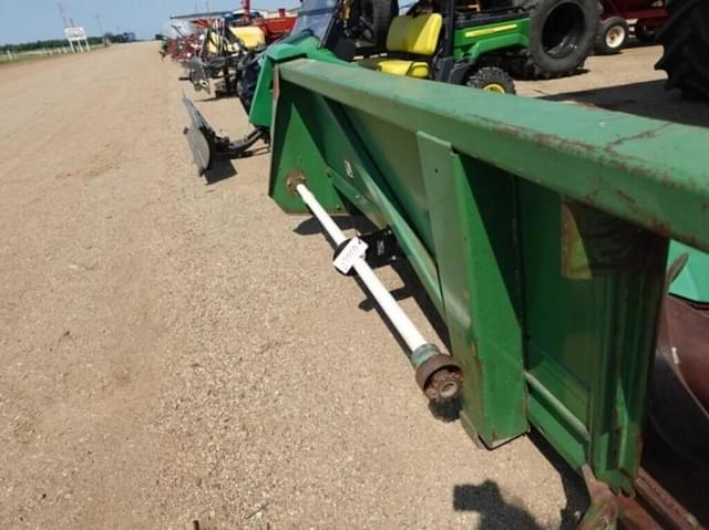 Image of John Deere 843 equipment image 4