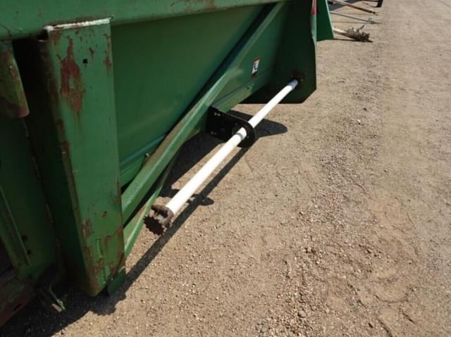 Image of John Deere 843 equipment image 3