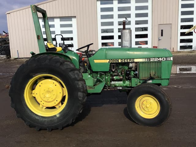 Image of John Deere 2240 equipment image 2