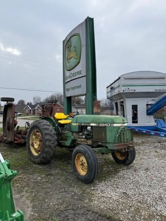 Main image John Deere 2240