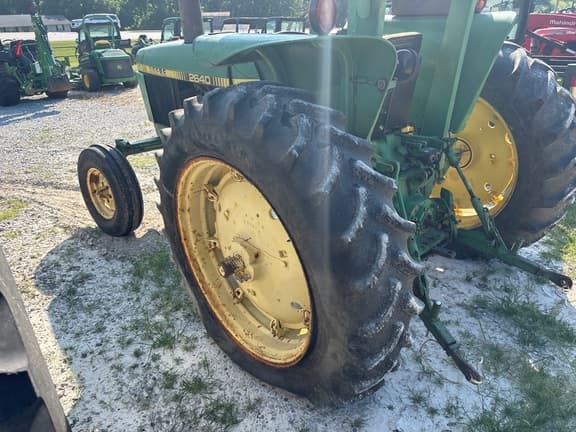 Image of John Deere 2640 equipment image 2