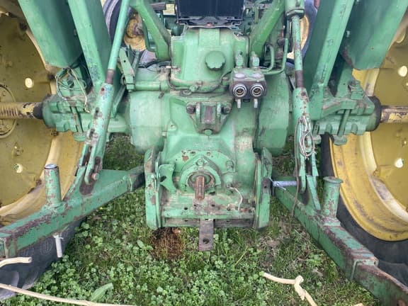 Image of John Deere 2640 equipment image 4