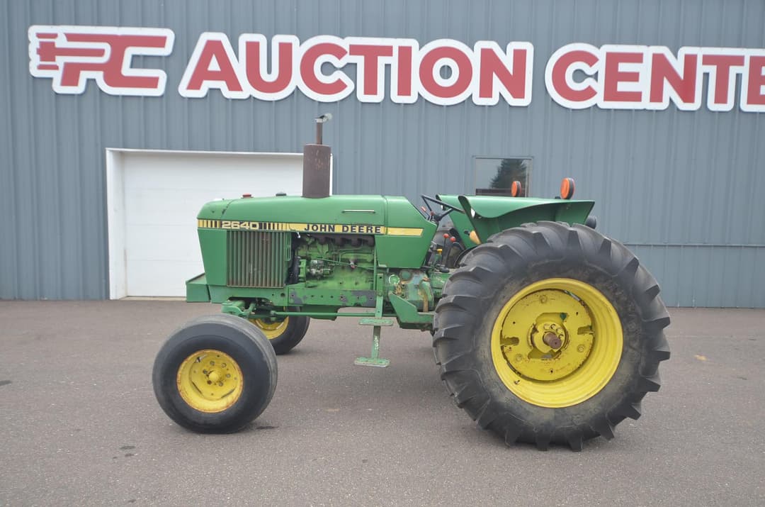 Image of John Deere 2640 Primary image