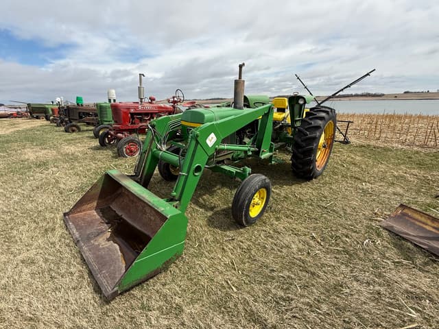 Image of John Deere 2640 equipment image 1
