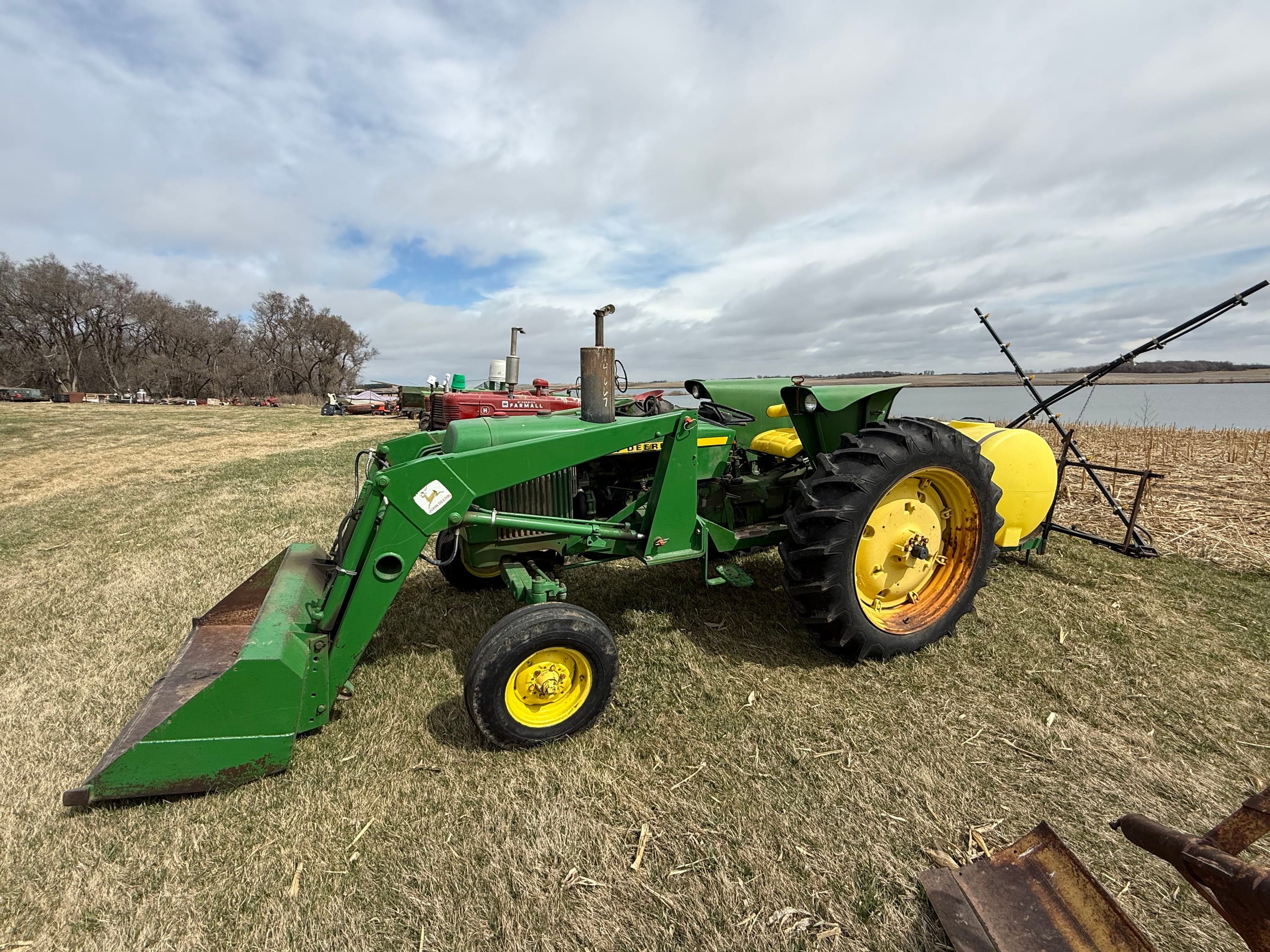 1981 John Deere 2640 Equipment Image0