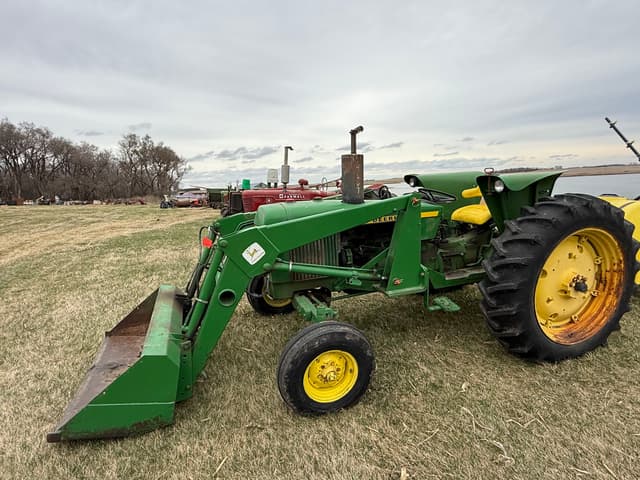 Image of John Deere 2640 equipment image 2