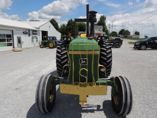 Image of John Deere 2940 equipment image 4