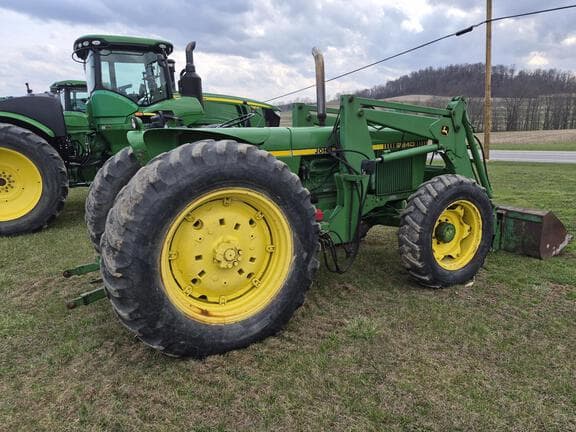 Image of John Deere 2940 equipment image 3