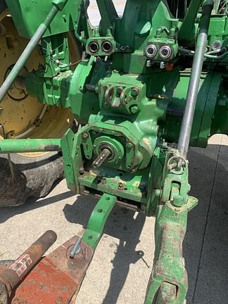 Image of John Deere 2940 equipment image 4
