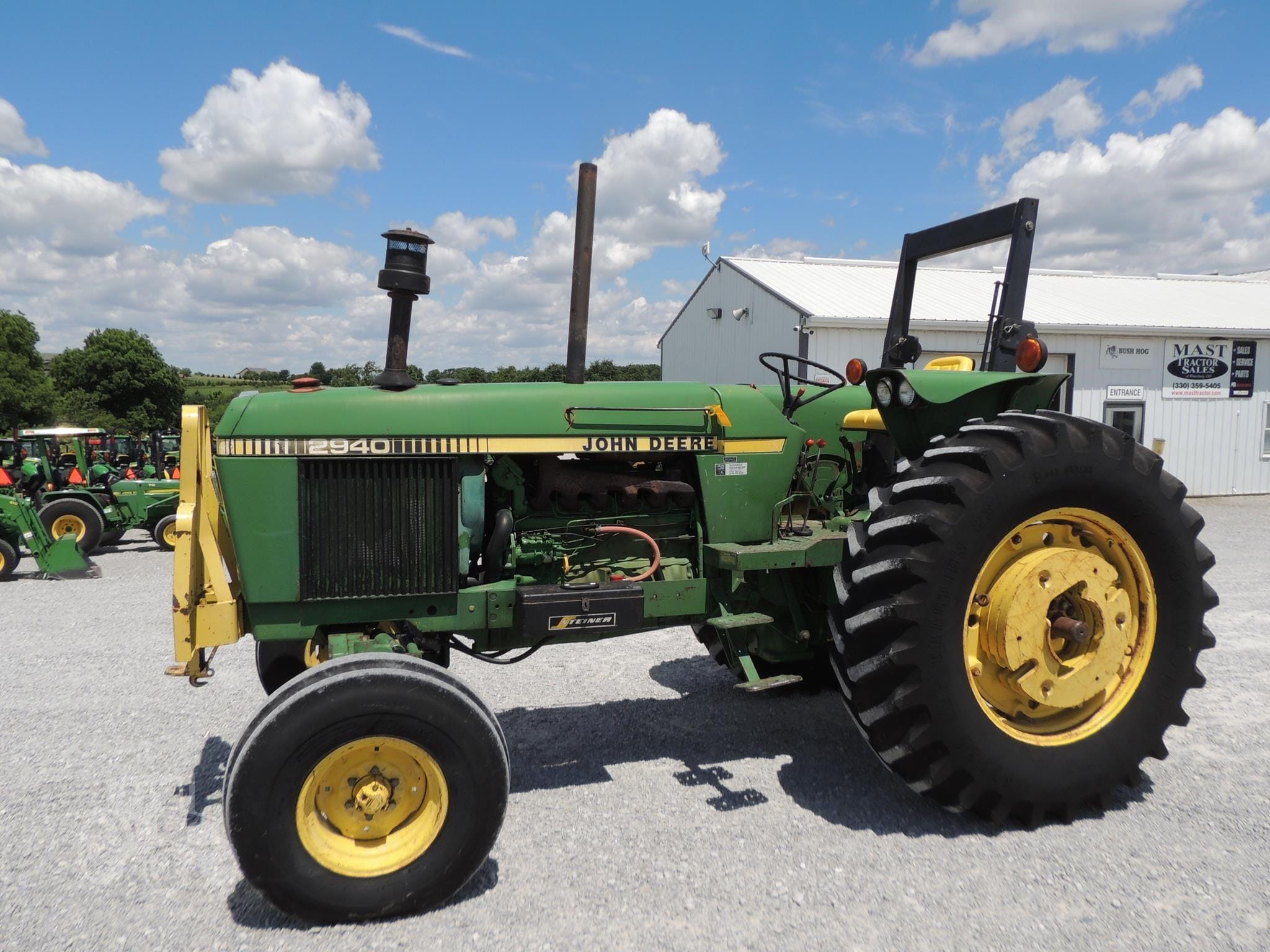 1981 John Deere 2940 Equipment Image0