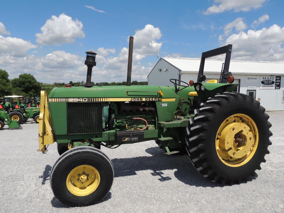 Image of John Deere 2940 Primary image