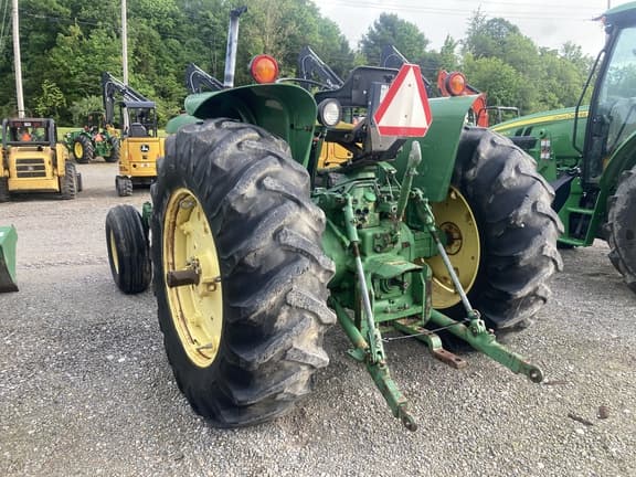 Image of John Deere 2940 equipment image 2