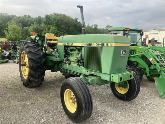 Image of John Deere 2940 Primary image