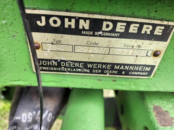 Image of John Deere 2940 equipment image 3