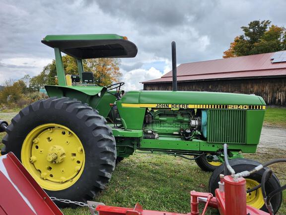 Image of John Deere 2940 equipment image 2