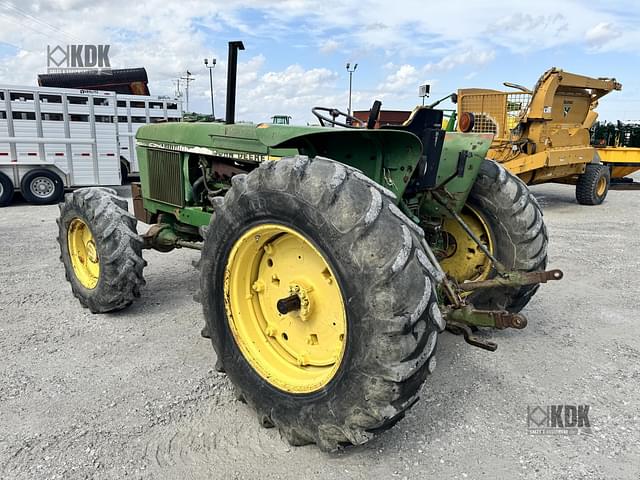 Image of John Deere 2940 equipment image 3