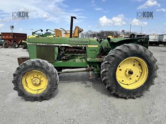 Image of John Deere 2940 equipment image 2