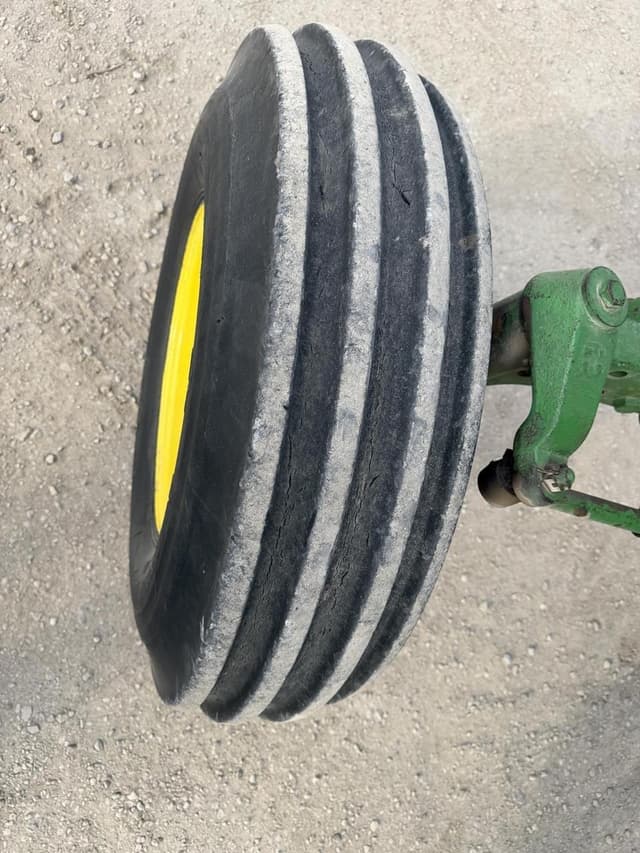 Image of John Deere 4040 equipment image 4