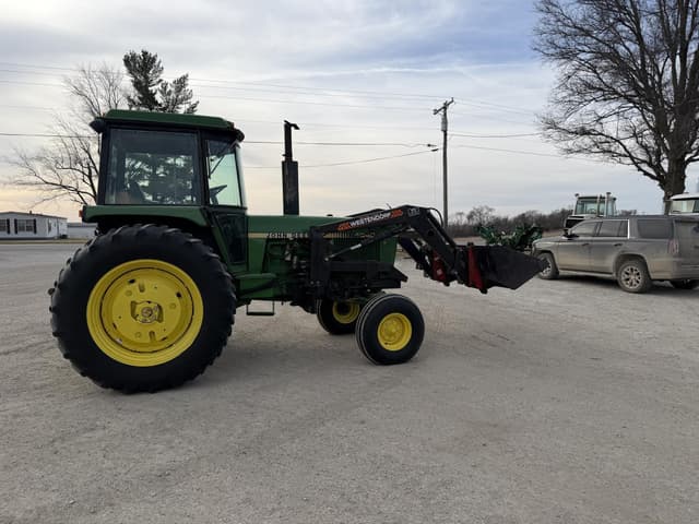 Image of John Deere 4040 equipment image 2