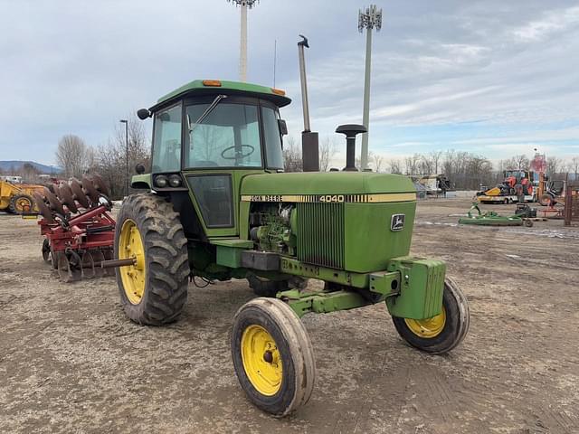 Image of John Deere 4040 equipment image 2