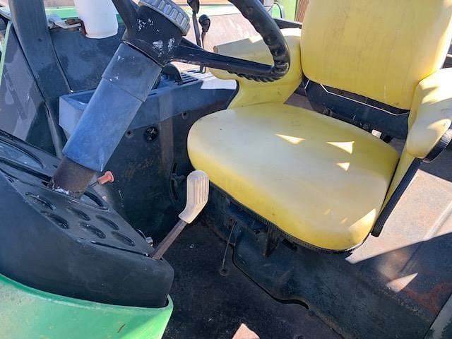 Image of John Deere 4040 equipment image 3