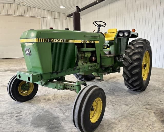 Image of John Deere 4040 equipment image 3