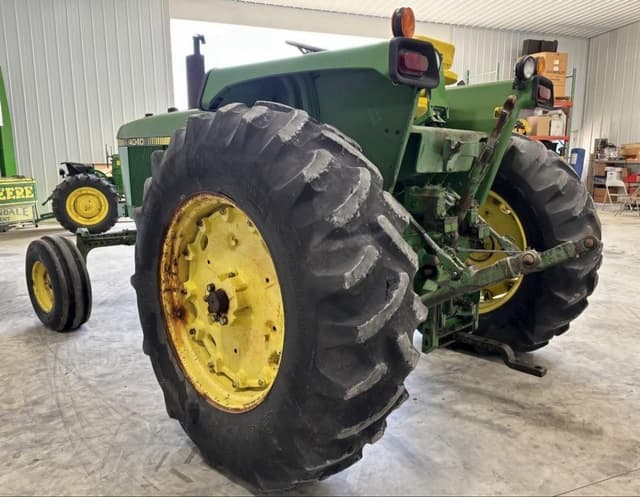 Image of John Deere 4040 equipment image 4