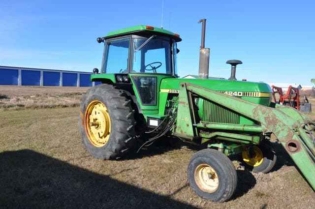Image of John Deere 4240 equipment image 3