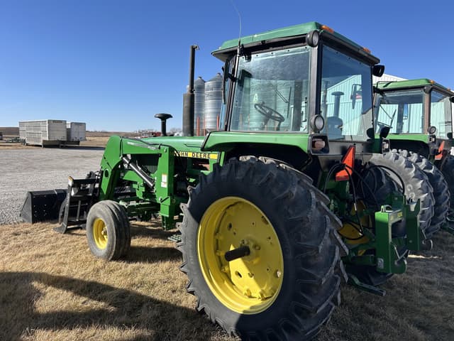Image of John Deere 4240 equipment image 3