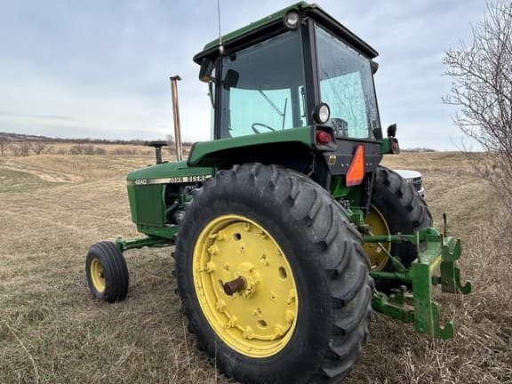 Image of John Deere 4240 equipment image 3