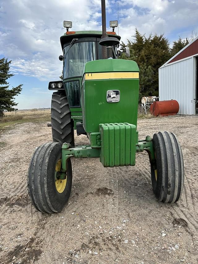 Image of John Deere 4240 equipment image 2