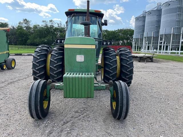 Image of John Deere 4240 equipment image 2