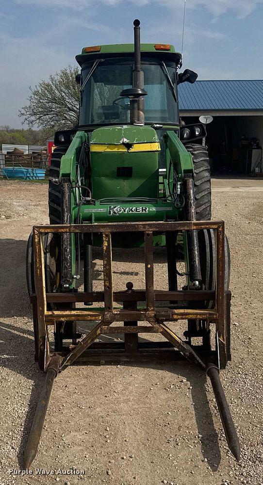 Image of John Deere 4240 equipment image 1