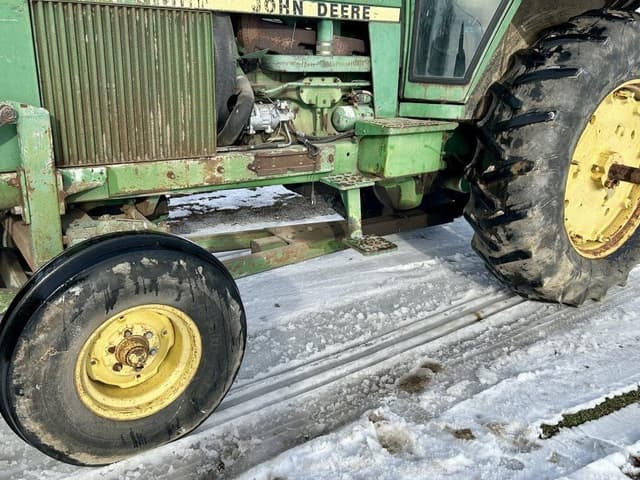 Image of John Deere 4240 equipment image 3