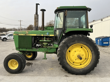 Main image John Deere 4440