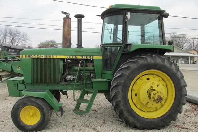 Image of John Deere 4440 equipment image 3