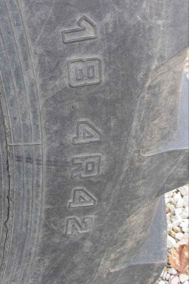 Image of John Deere 4440 equipment image 4