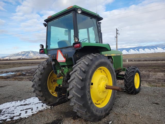 Image of John Deere 4440 equipment image 2