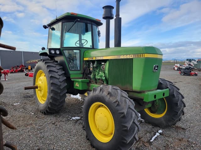 Image of John Deere 4440 equipment image 1