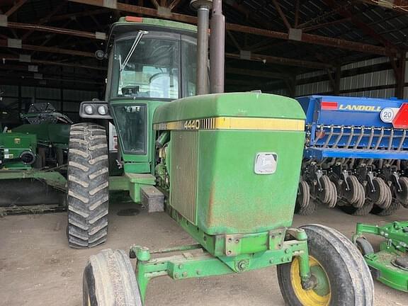 Image of John Deere 4440 equipment image 2