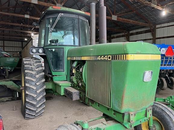 Image of John Deere 4440 equipment image 4