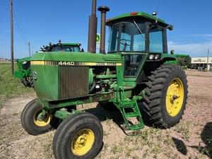 1981 John Deere 4440 Image