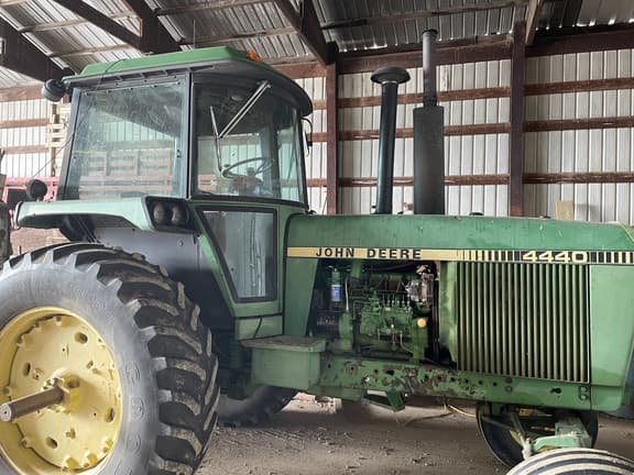 Image of John Deere 4440 equipment image 2