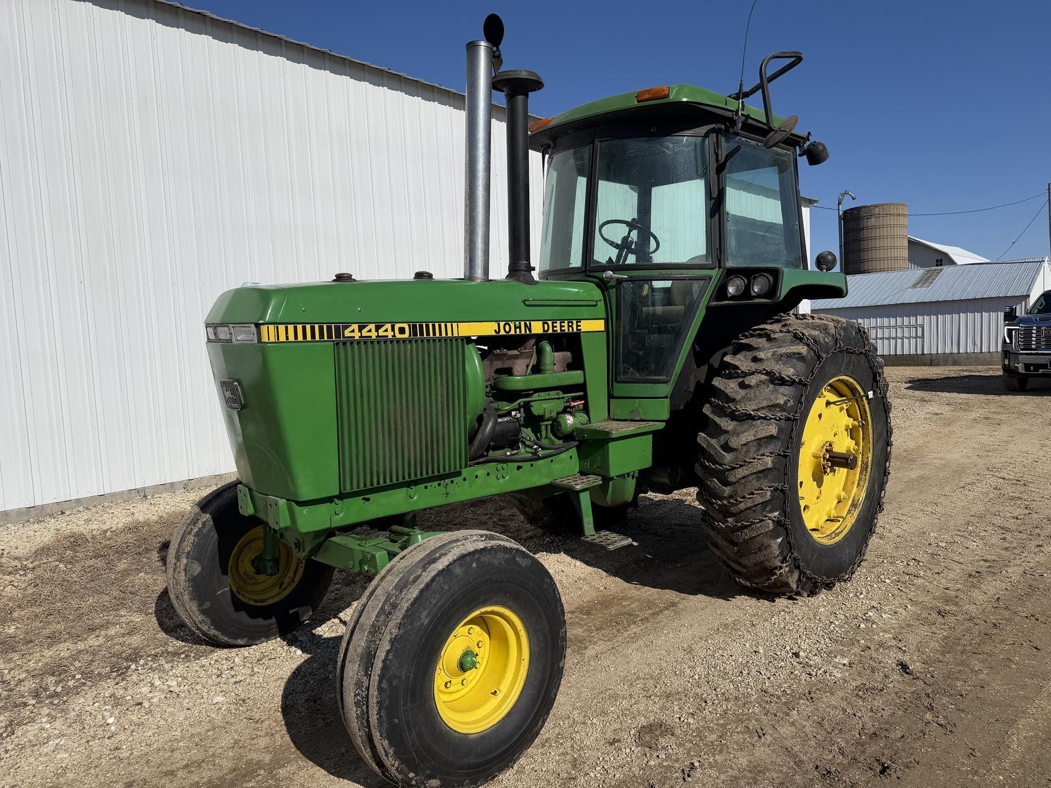 1981 John Deere 4440 Equipment Image0