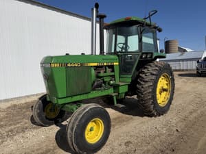 1981 John Deere 4440 Image