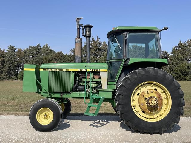 Image of John Deere 4440 equipment image 1